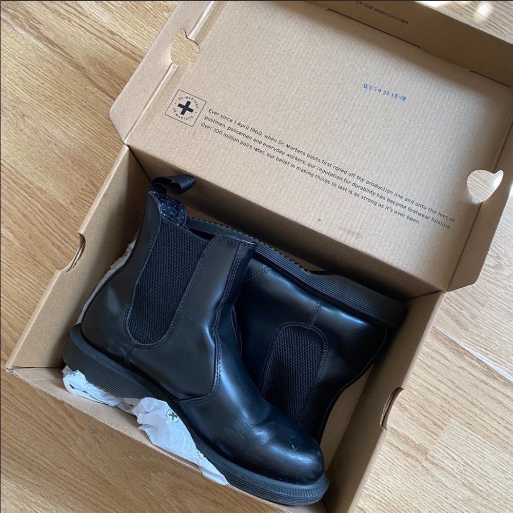 Dr Martens FLORA WOMEN'S CHELSEA BOOTS